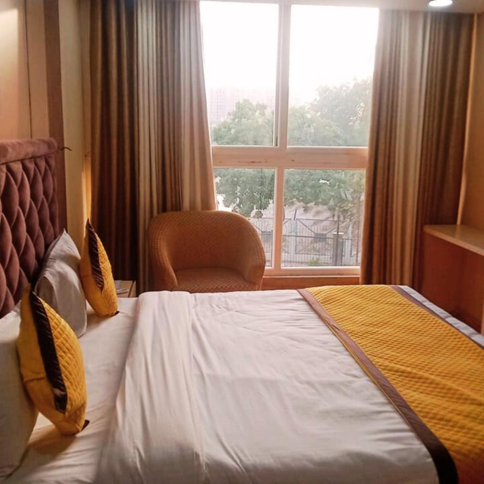 Hotel Lake View Grand ラクナウ エクステリア 写真