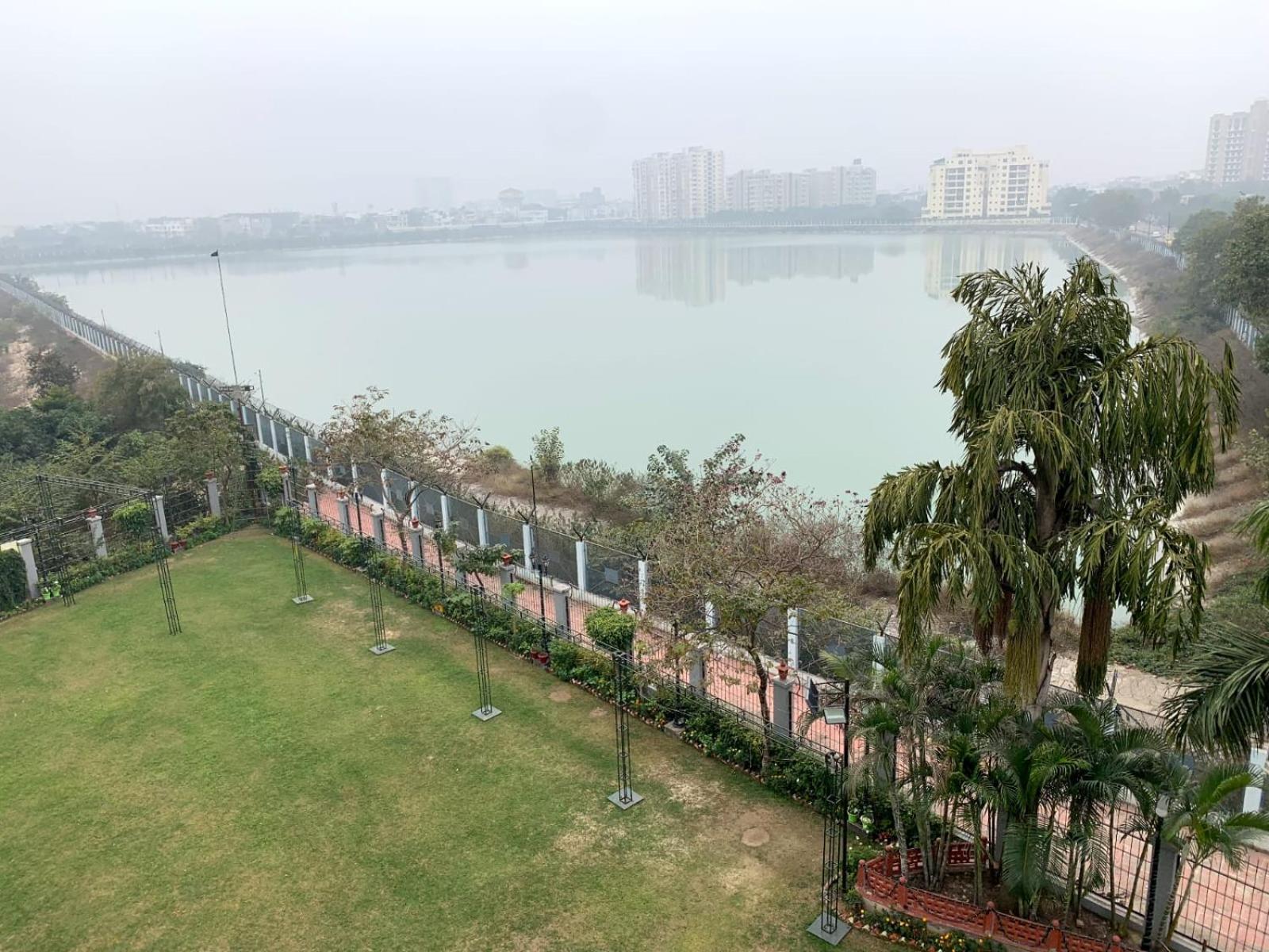 Hotel Lake View Grand ラクナウ エクステリア 写真