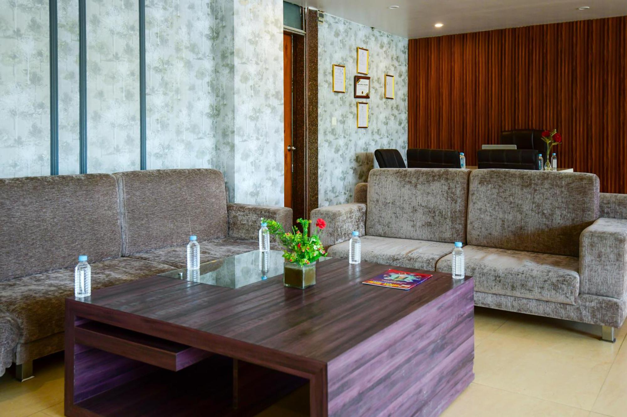 Hotel Lake View Grand ラクナウ エクステリア 写真